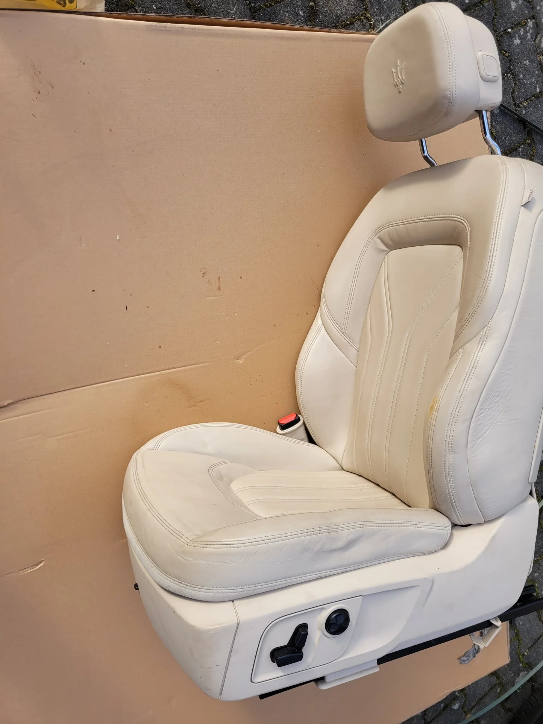 Fotel MASERATI QUATTROPORRTE kierowcy