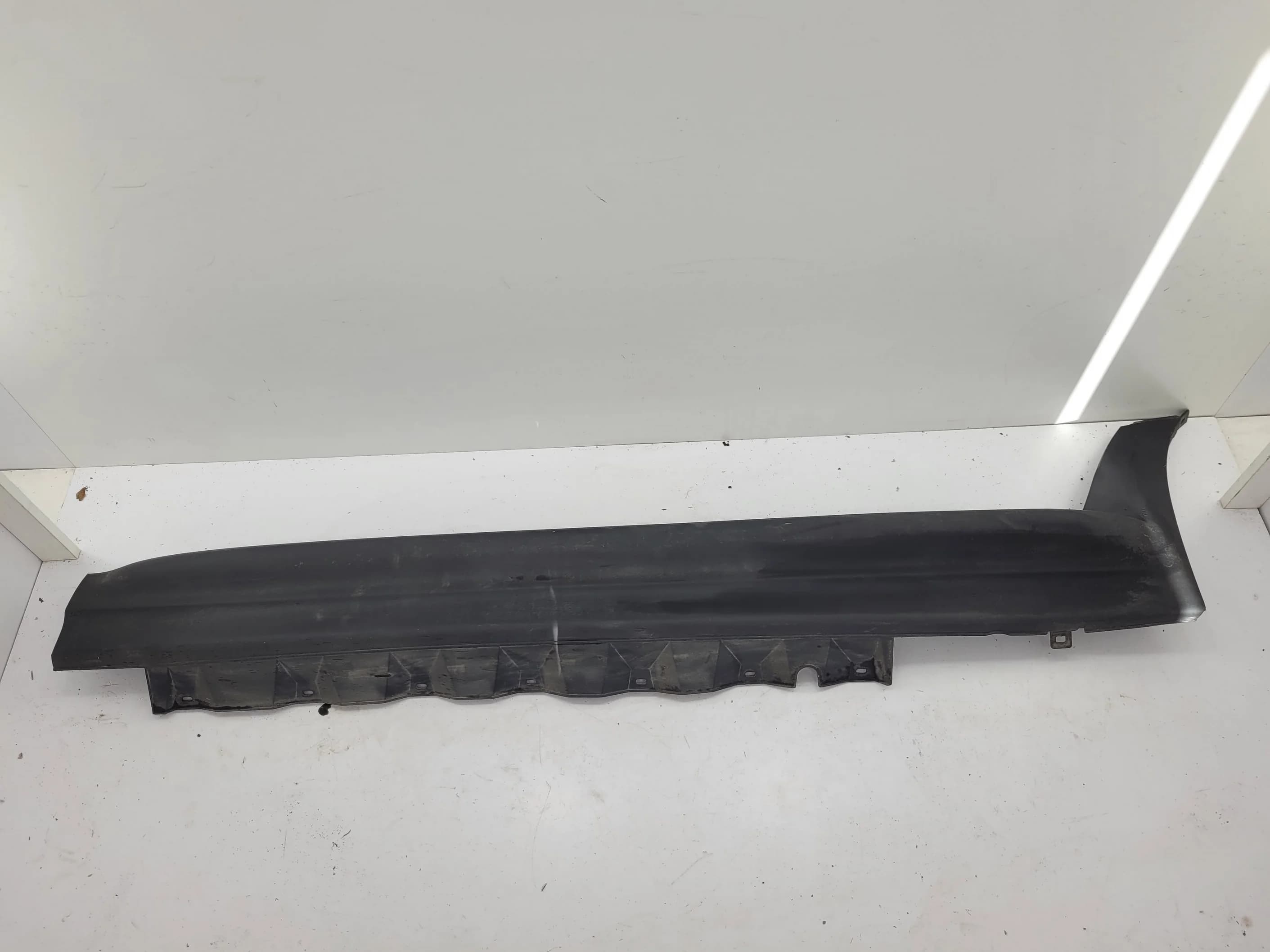 Listwa progowa BMW X3 E83 LEWA (51633401809)