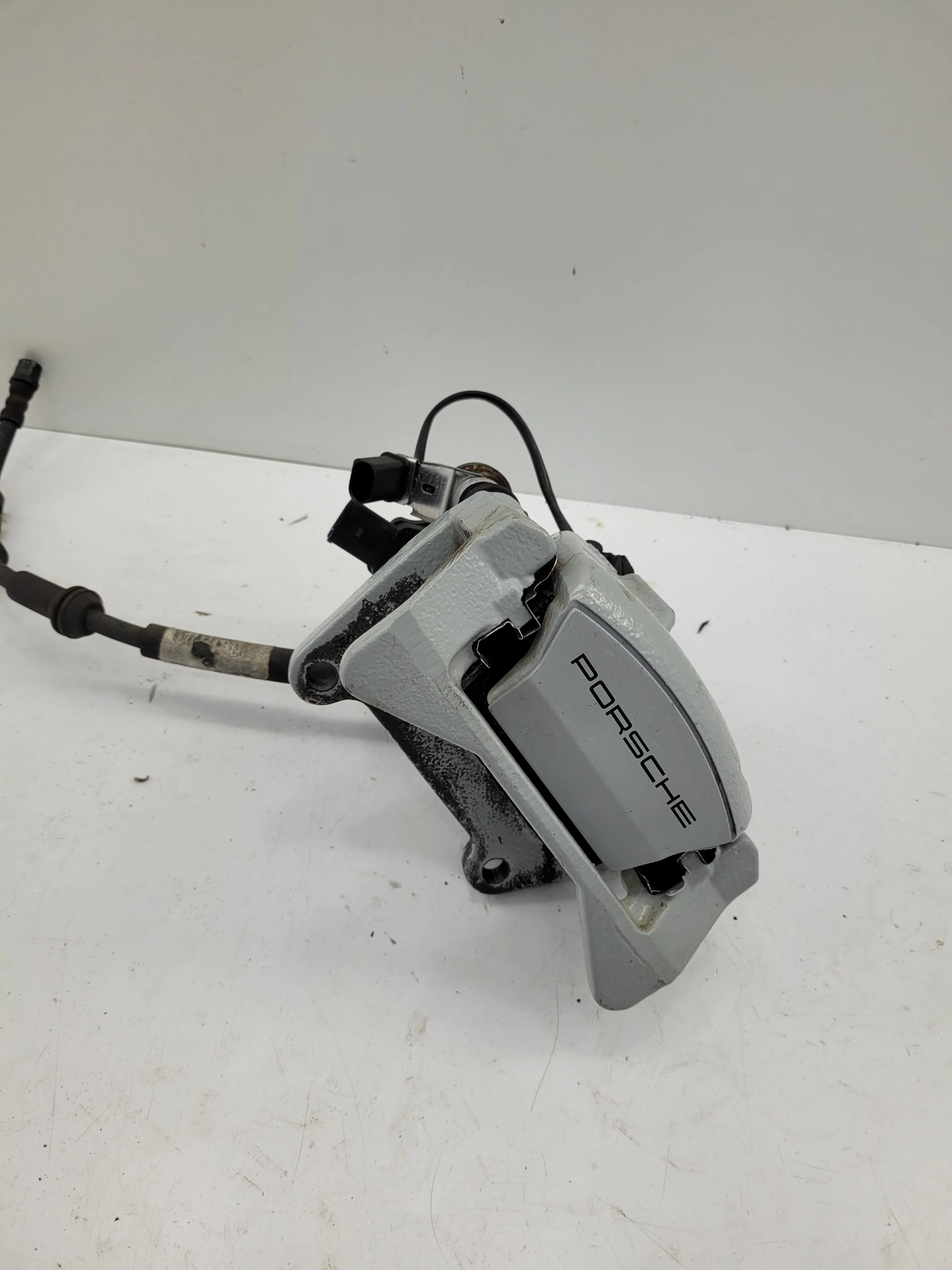 Zacisk hamulca PORSCHE MACAN 95B TYŁ PRAWY