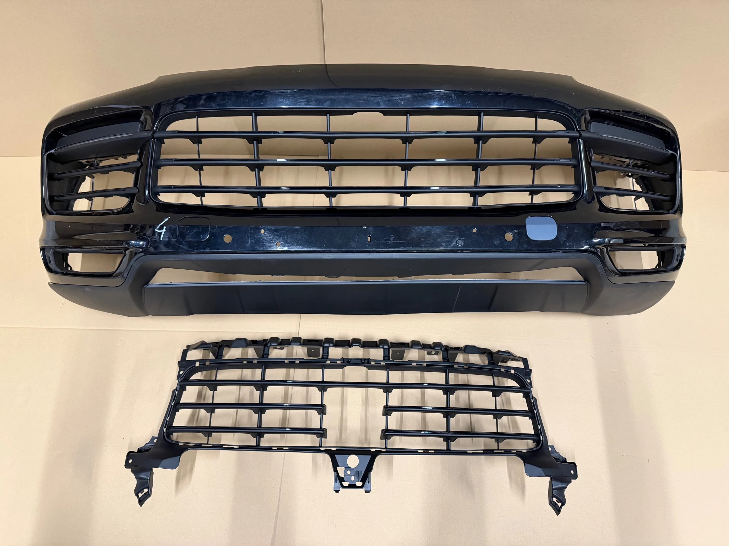 Zderzak przedni PORSCHE CAYENNE 9Y 18-23r 4x PDC (4) (9Y0807221)