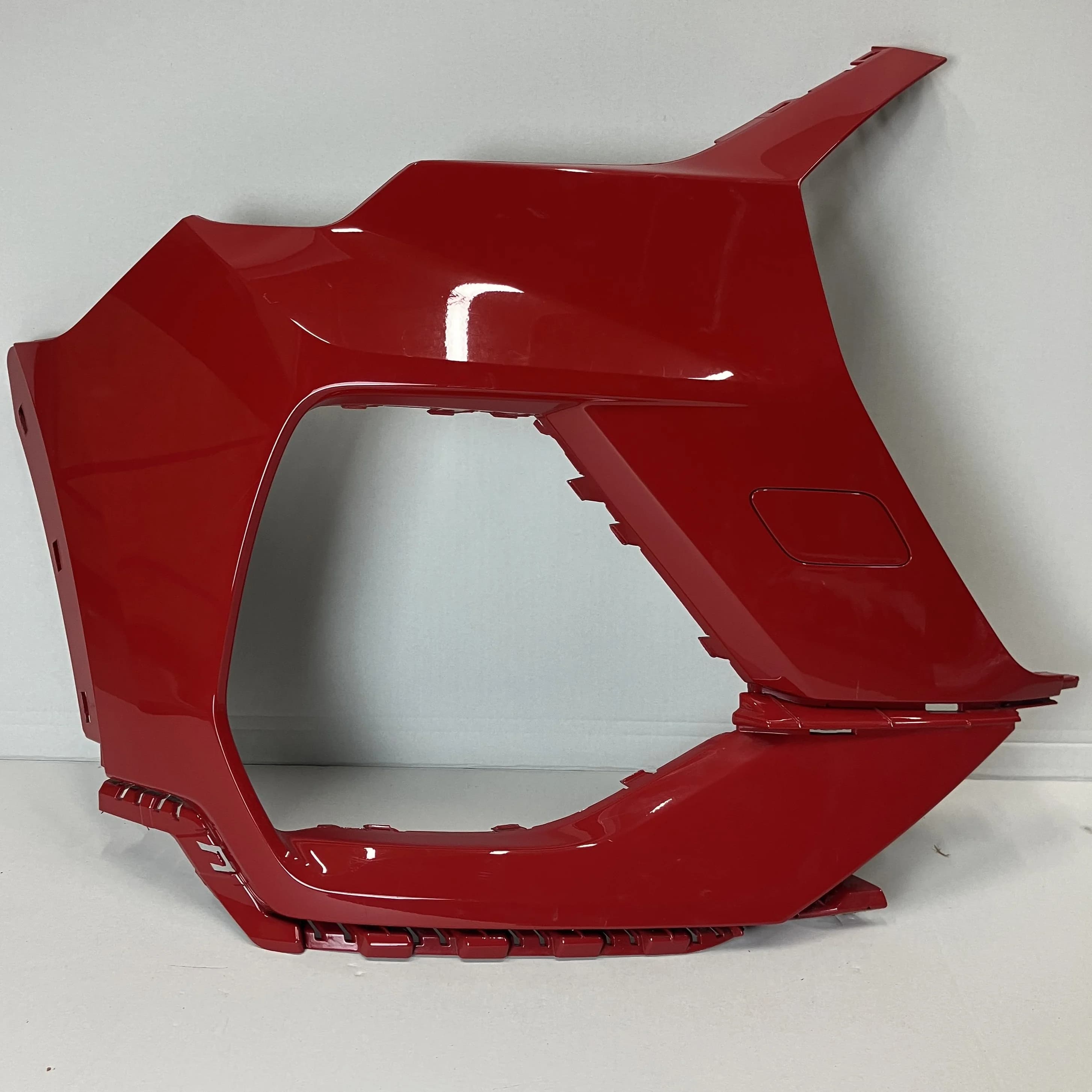 Zderzak przedni AUDI Q3 83A S-LINE PRAWY LY3Q 4PDC 8 (83A807438)