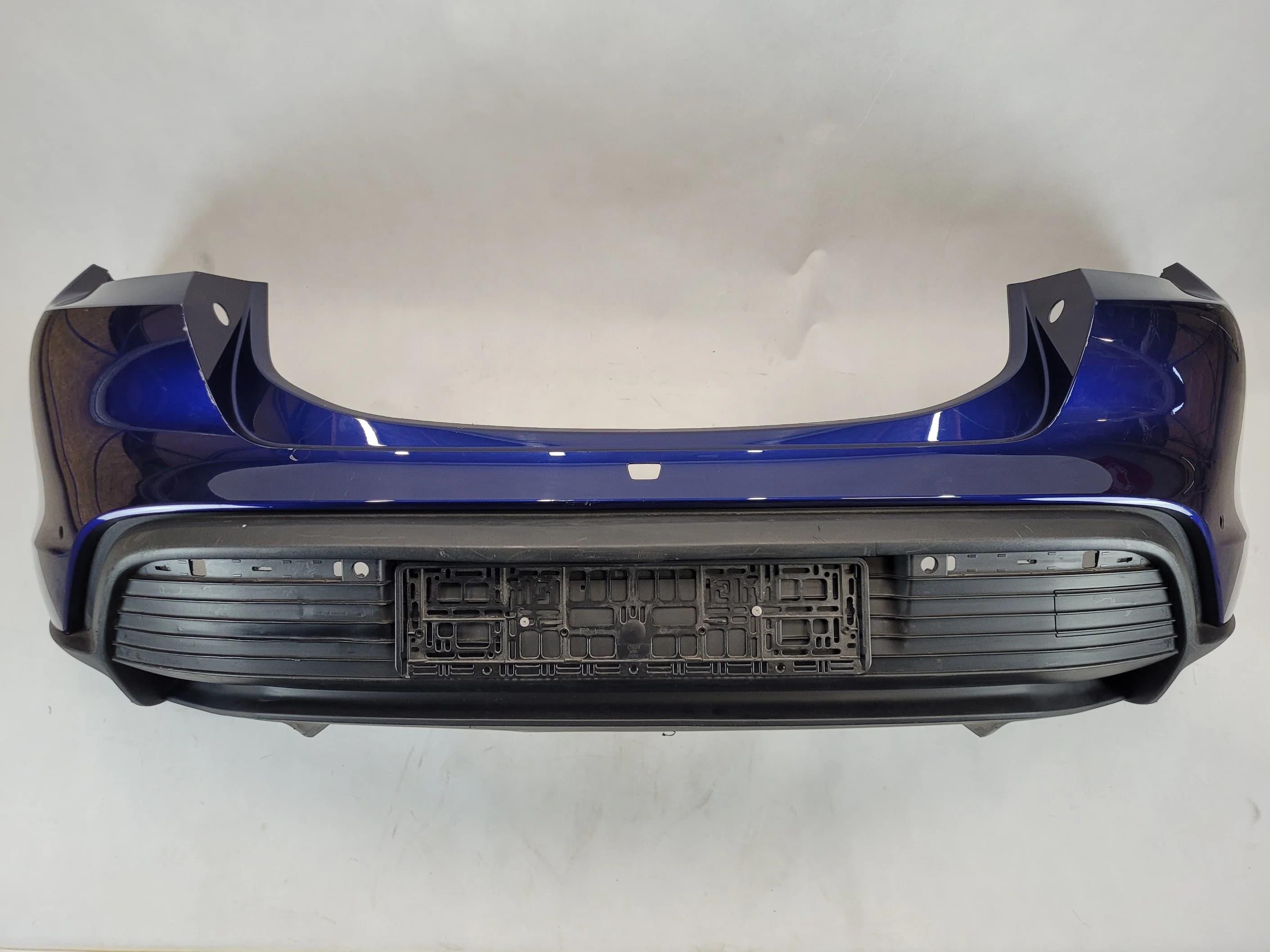 Zderzak tylny PORSCHE TAYCAN