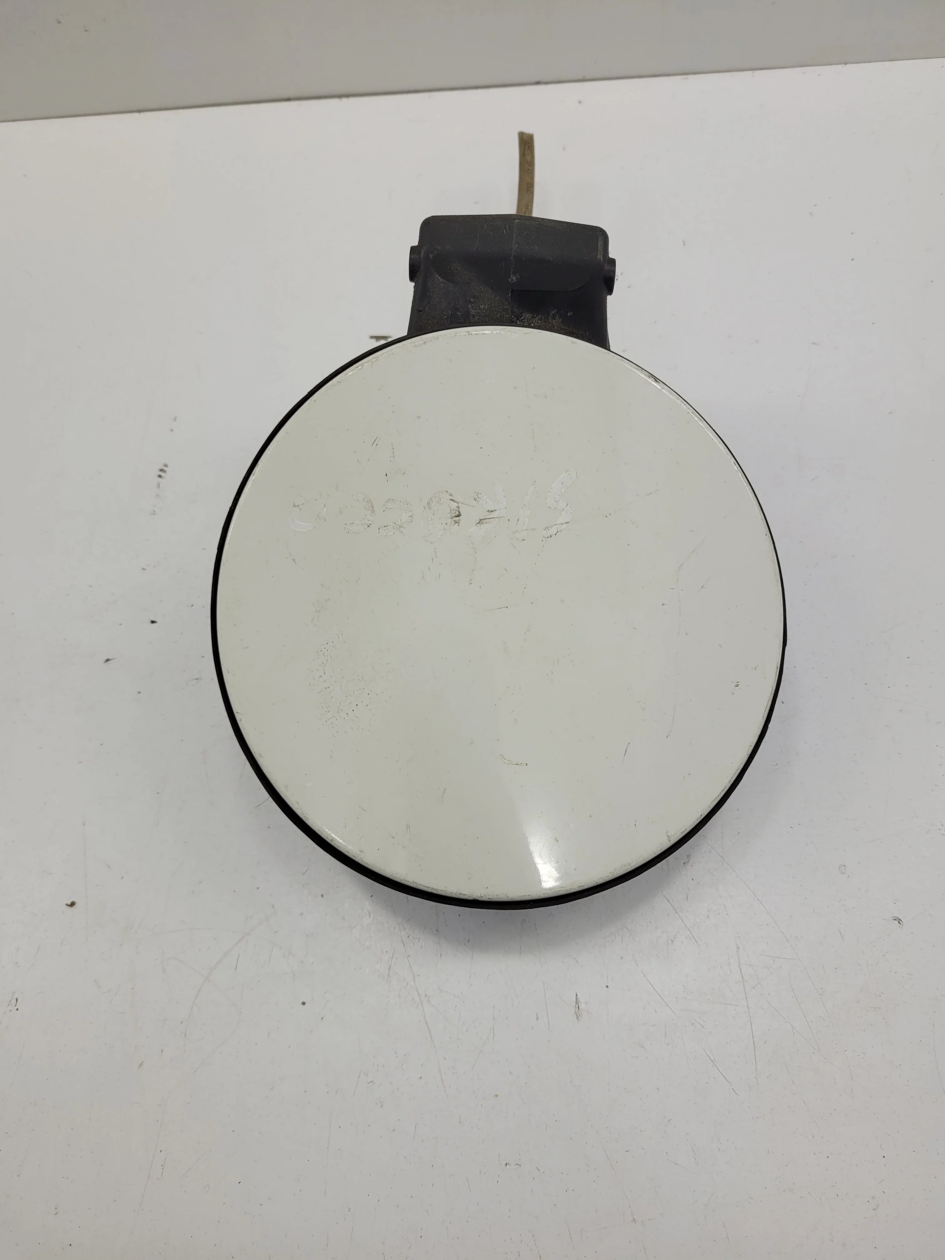 Wlew paliwa VW SCIROCCO LB9A (1K8809857C)