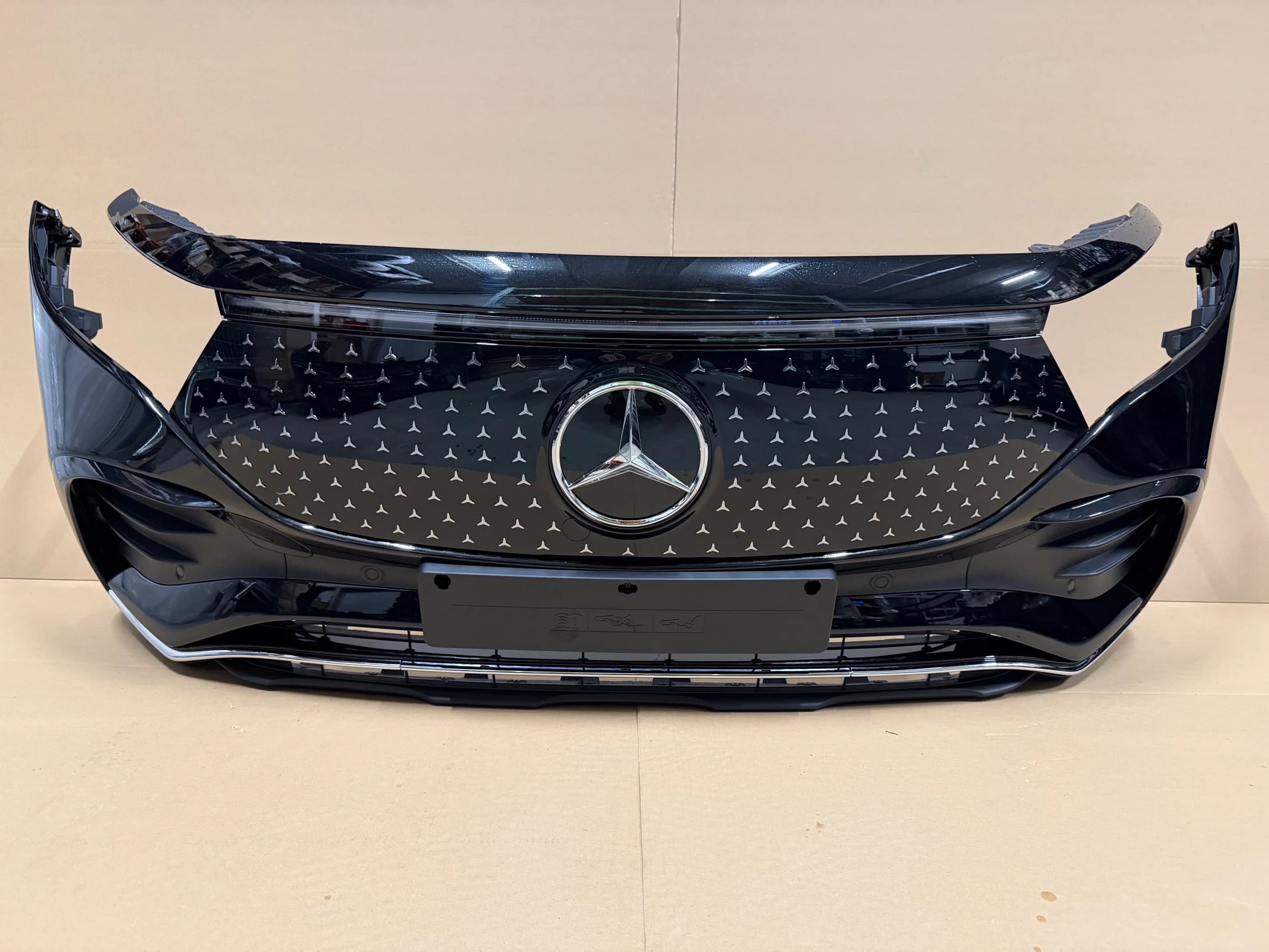 Zderzak przedni MERCEDES EQB 24r - 6x PDC czarny chrom (A2438804103, A2439057801)