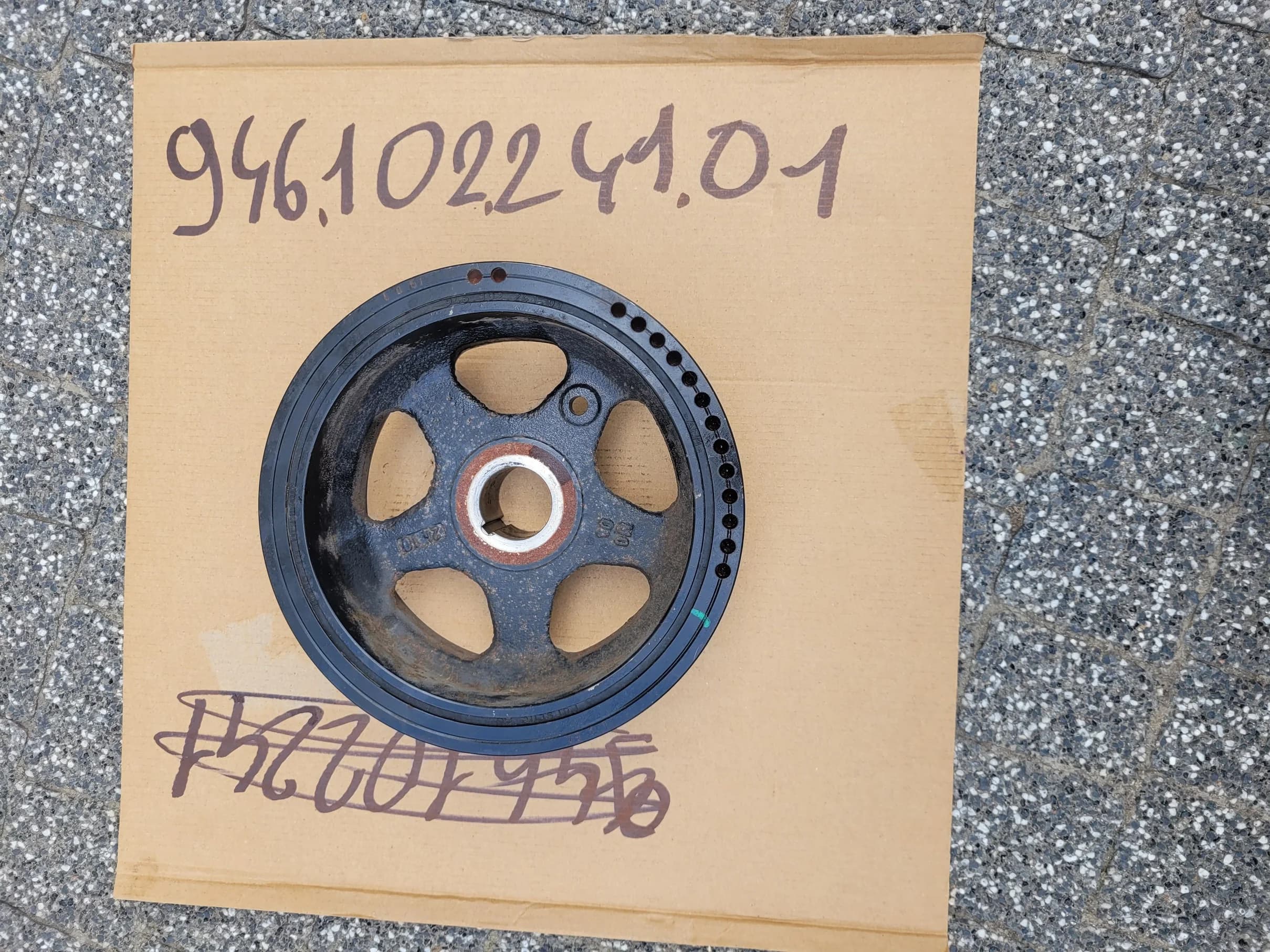 Koło pasowe wału PORSCHE 3.6 BENZYNA (94610224101)