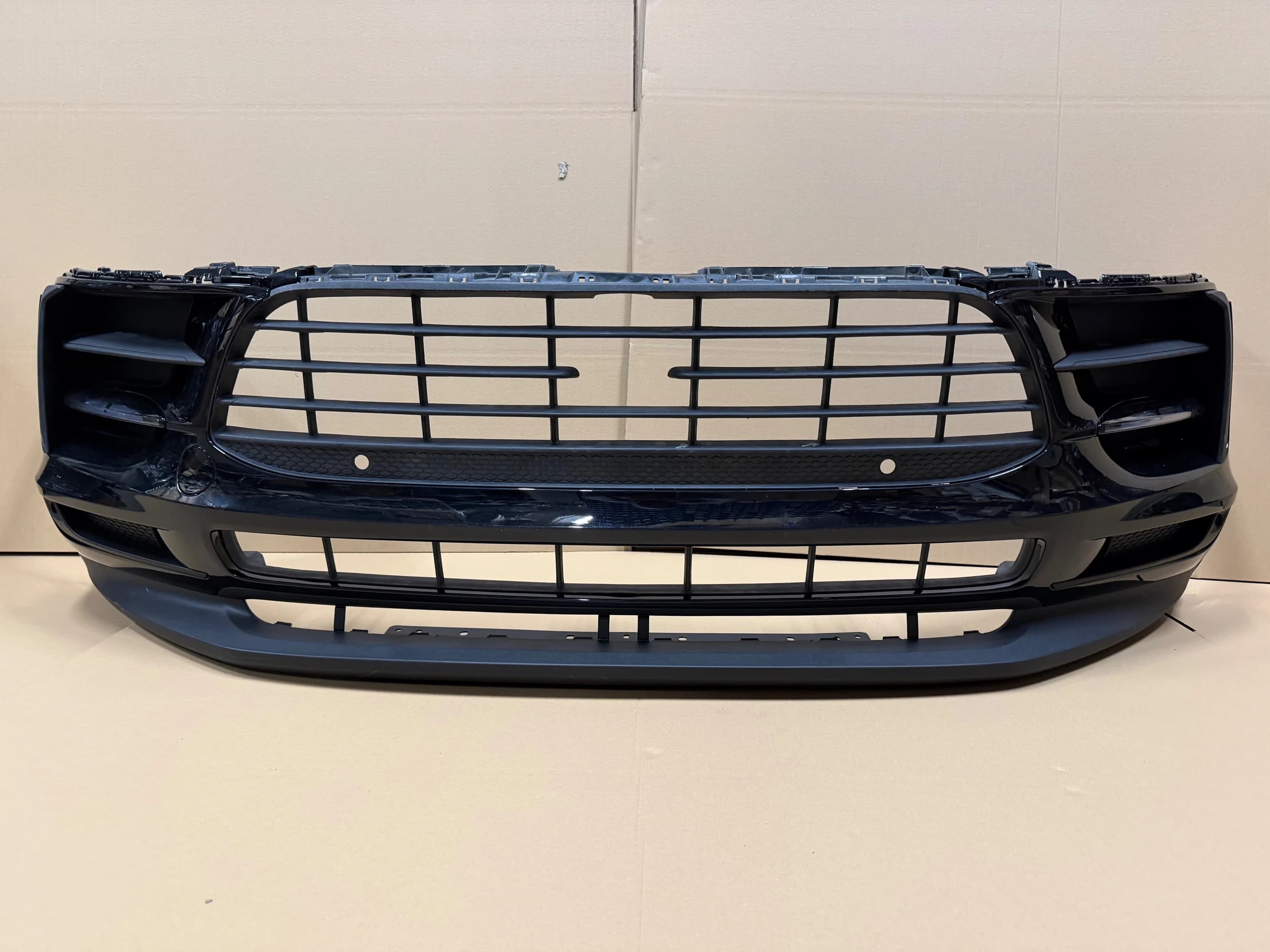 Zderzak przedni PORSCHE MACAN 95B FL 18-22r LC9X (95B807221)