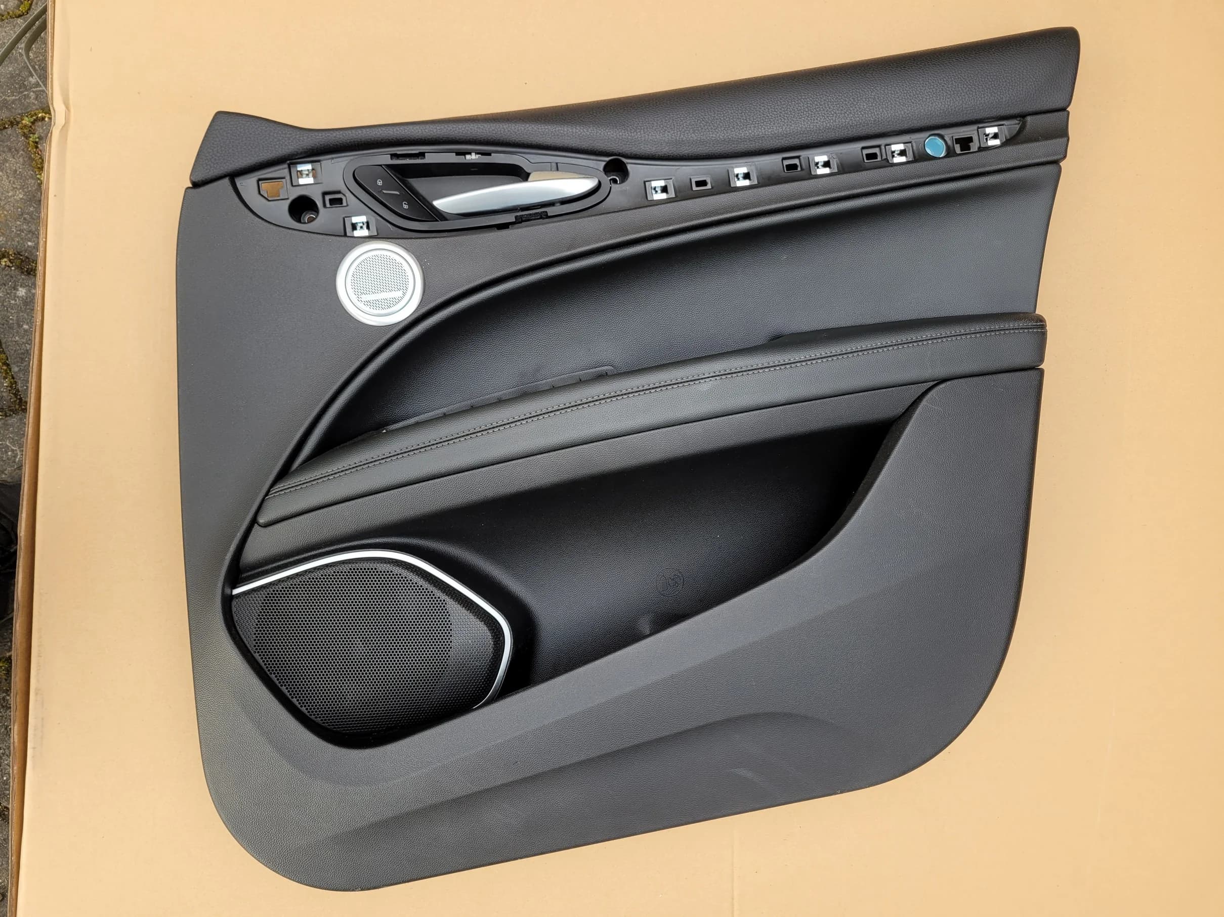 Tapicerka boczek drzwi MASERATI QUATTROPORTE