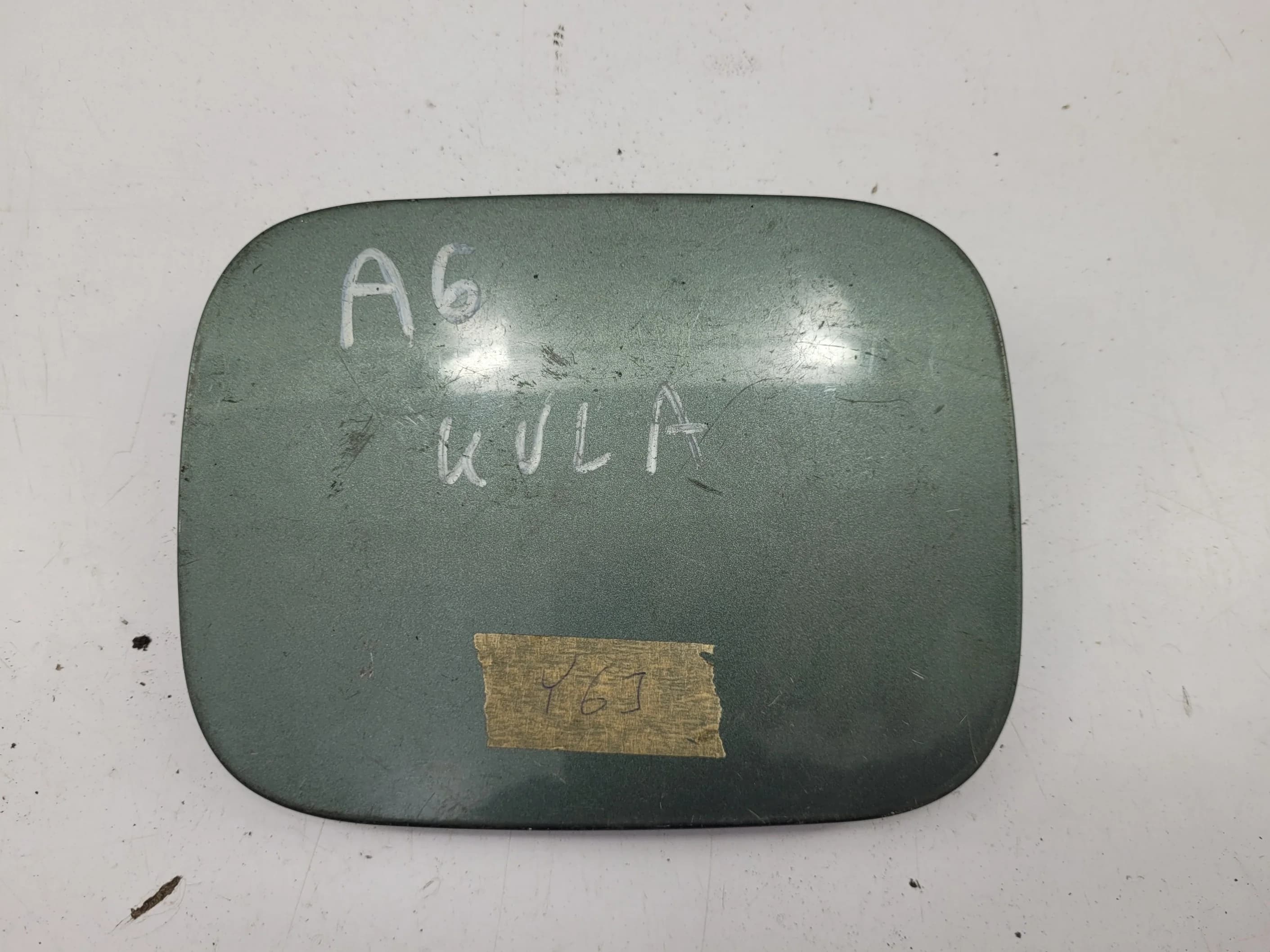 Klapka wlewu paliwa AUDI A6 C5 LY6J (4B0809905A)