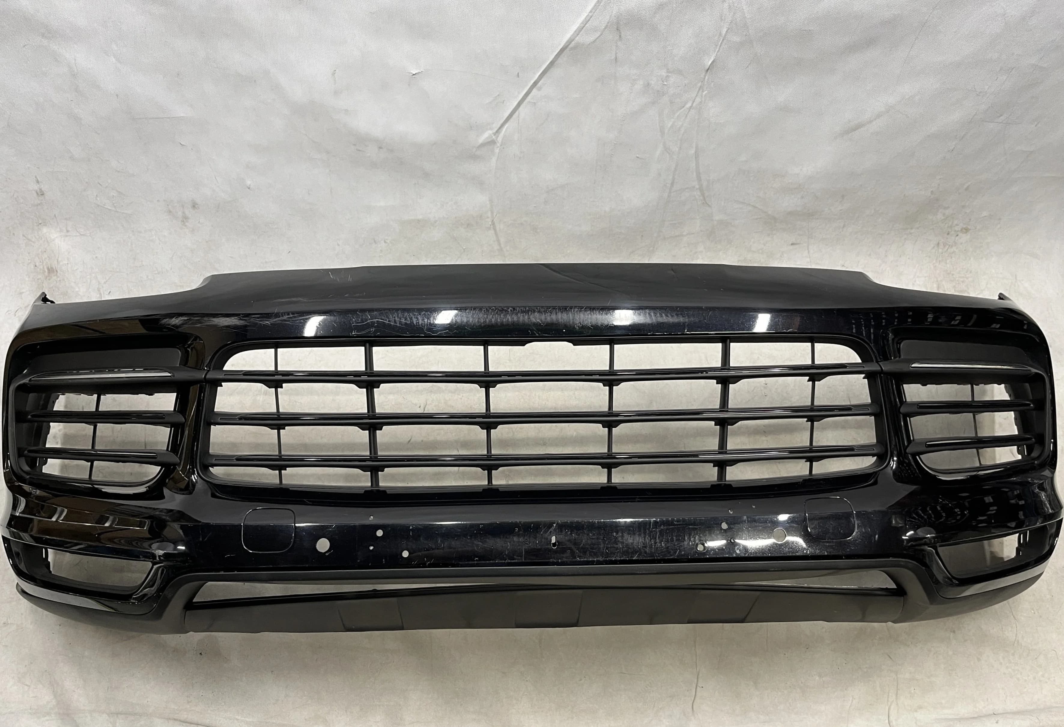 Zderzak przedni do PORSCHE CAYENNE 9Y 2017-2023 BLACK 6xPDC (9Y0807221)