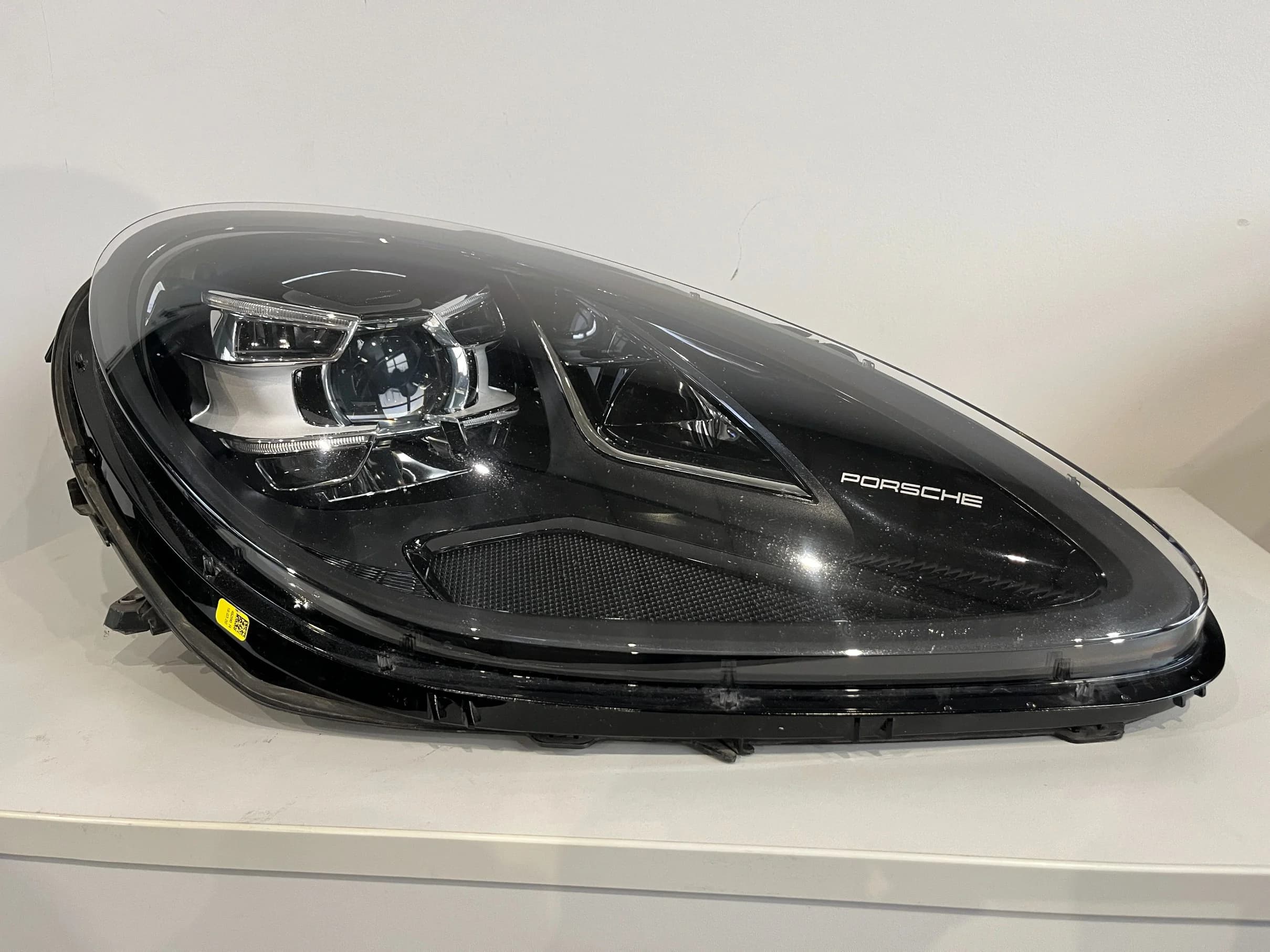 Reflektor PORSCHE MACAN 95B PRAWY FULL LED 18-23 (95B941010BB)