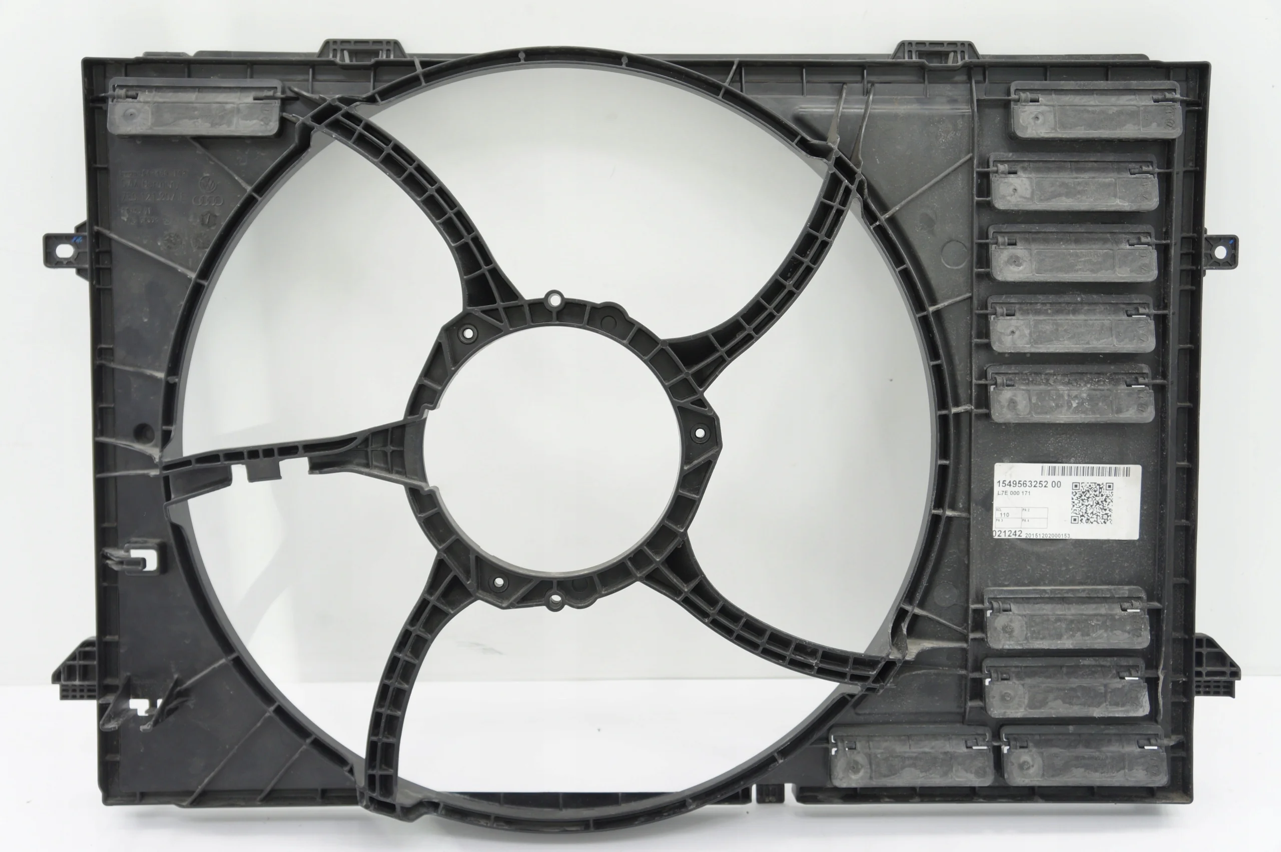 Obudowa wentylatora VW T5 03-15r (7E0121201N)