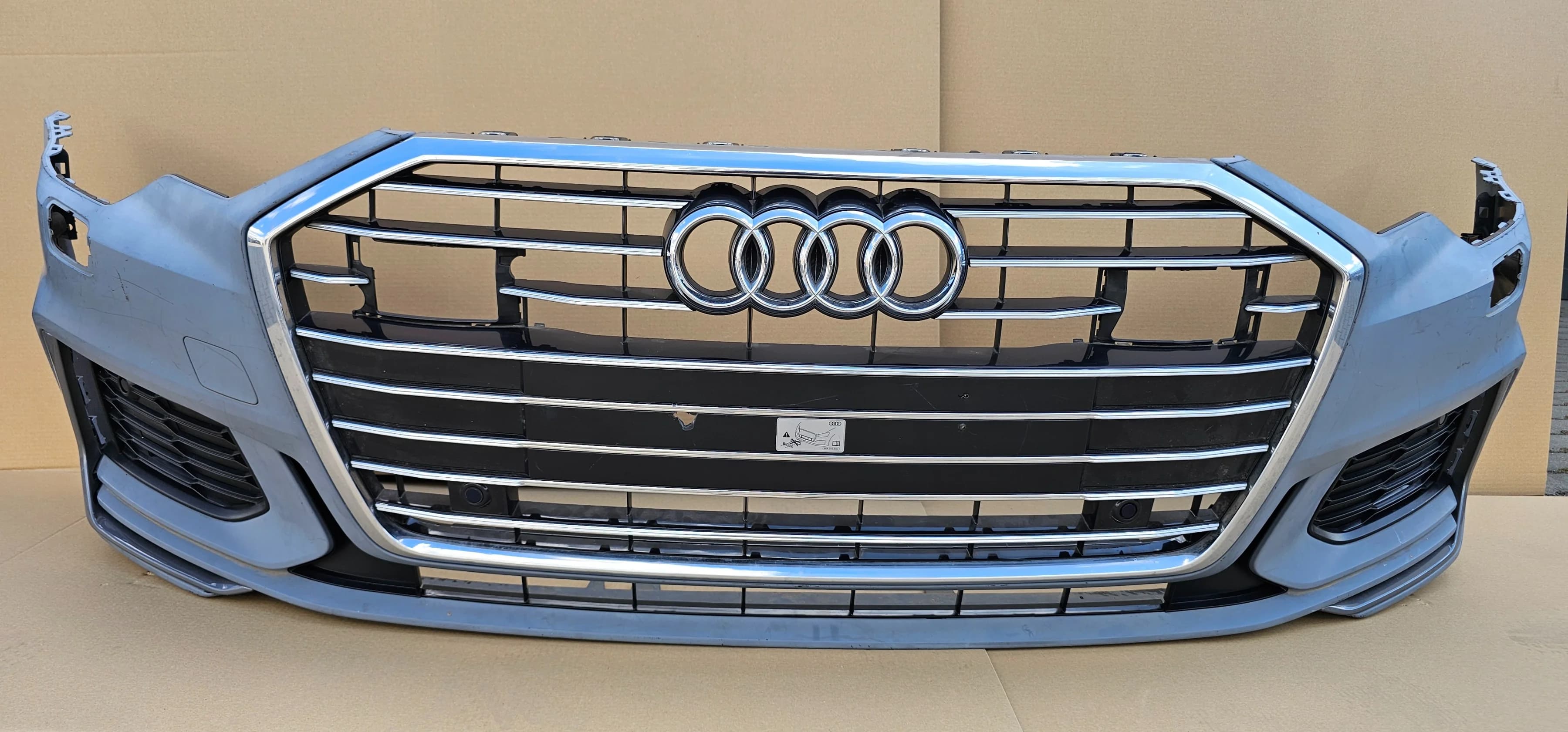 Zderzak przedni AUDI A6 C8 4K0 18-23 S-LINE 6xPDC ACC SPR