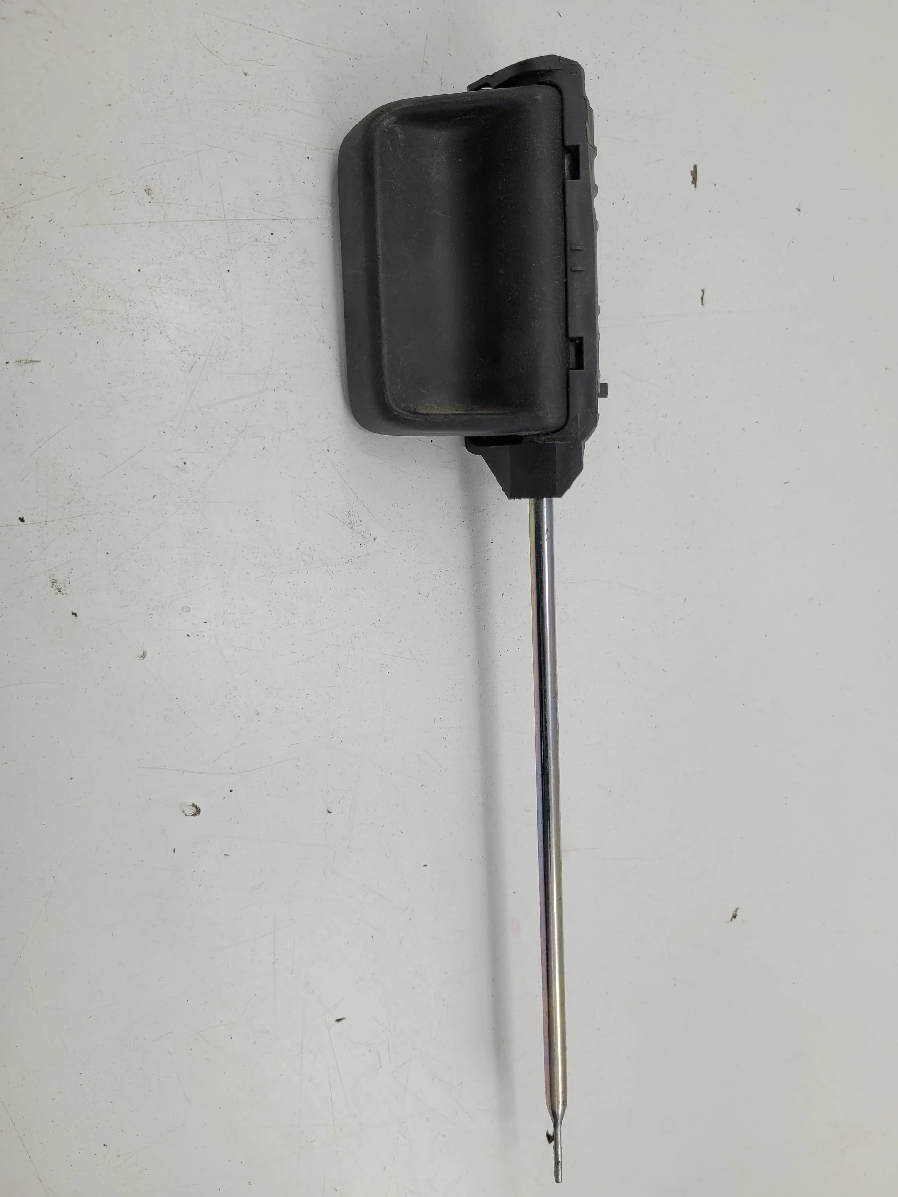 Klamka drzwi VW CADDY III PRAWA (7H0843642B)