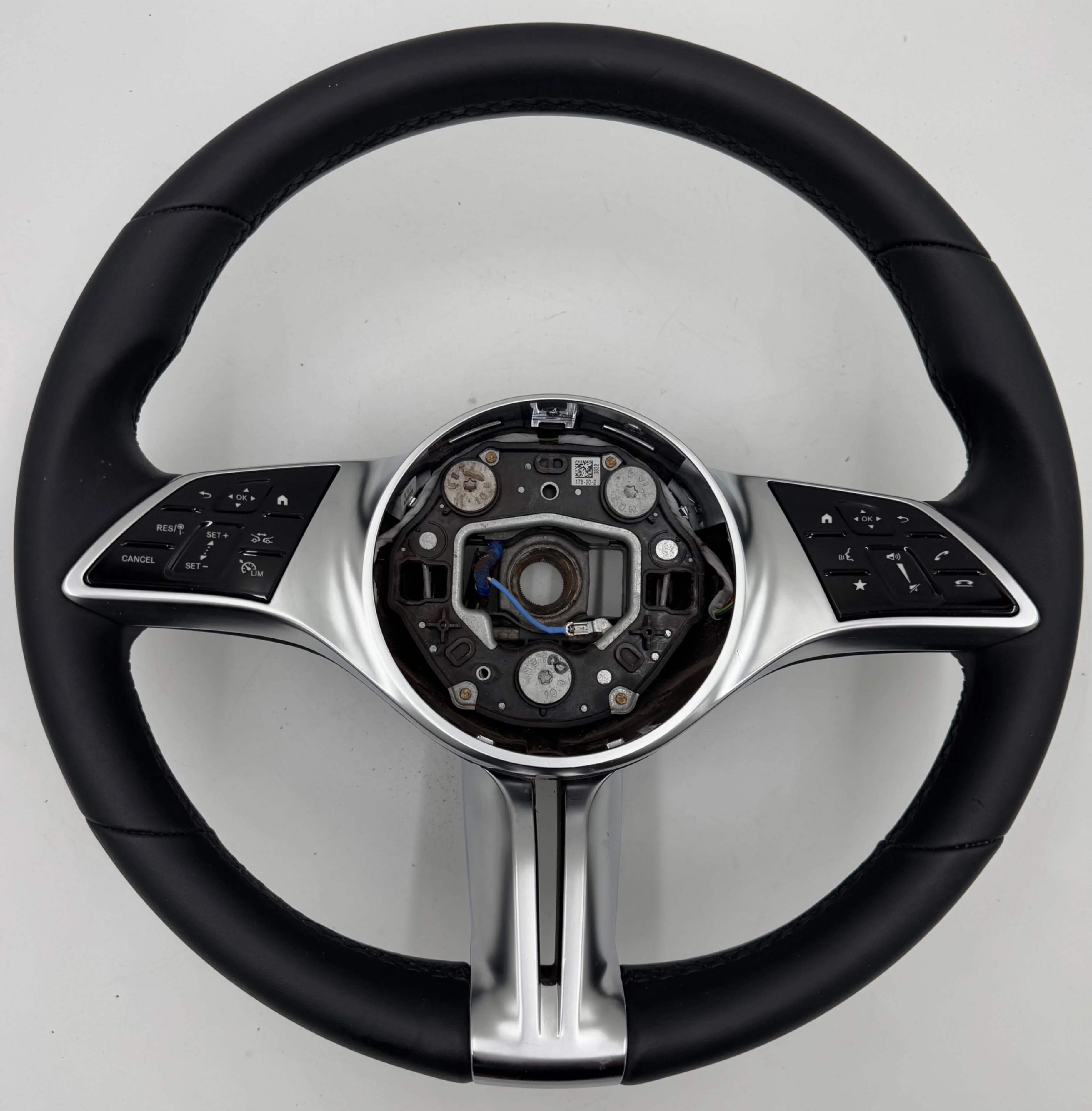 Kierownica MERCEDES W213 W206 GLA GLC (3) (A0004603114)