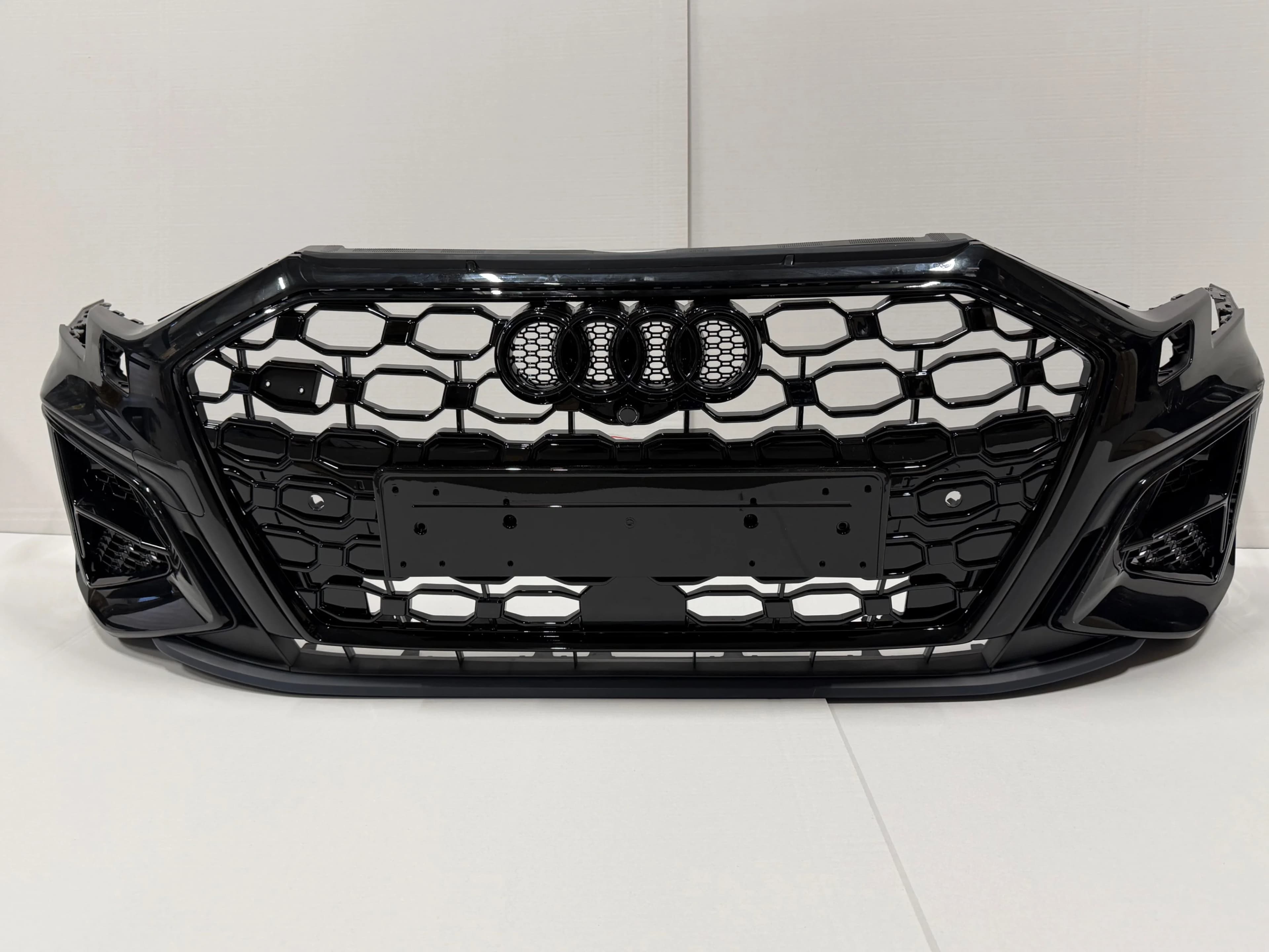 Zderzak przedni AUDI A3 8Y S-LINE RSLOOK (8Y0807437)