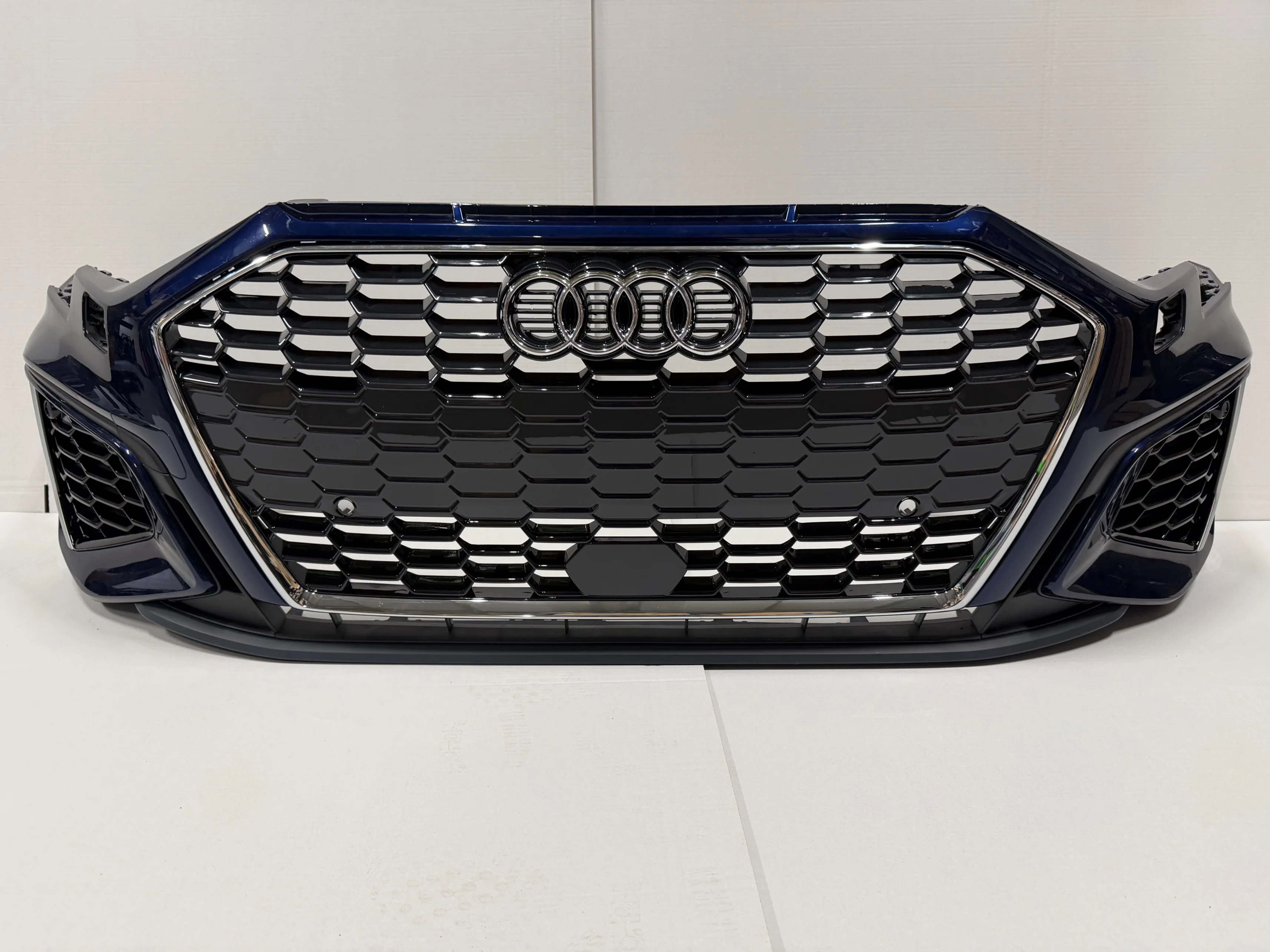 Zderzak przedni AUDI A3 8Y S-LINE CHROM (8Y0807437)