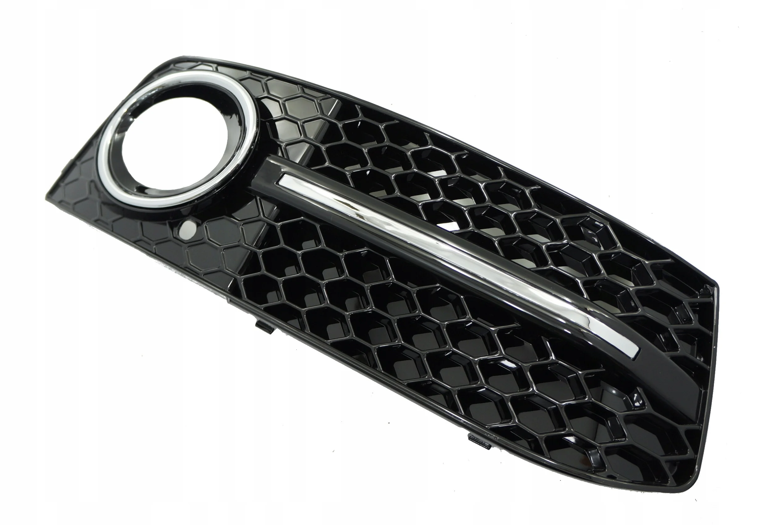 Kratka zderzaka AUDI A4 B8 RS Chrom look 08-11r PRAWA