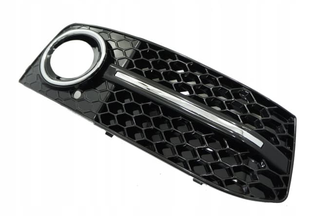 Kratka zderzaka AUDI A4 B8 RS Chrom look 08-11r PRAWA