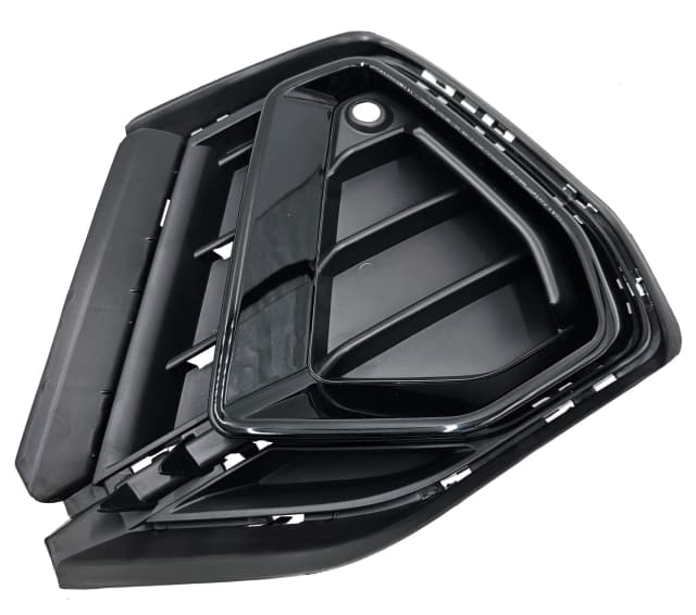 Kratka zderzaka AUDI Q3 83A S-LINE 18-21r z ramką czarną LEWA