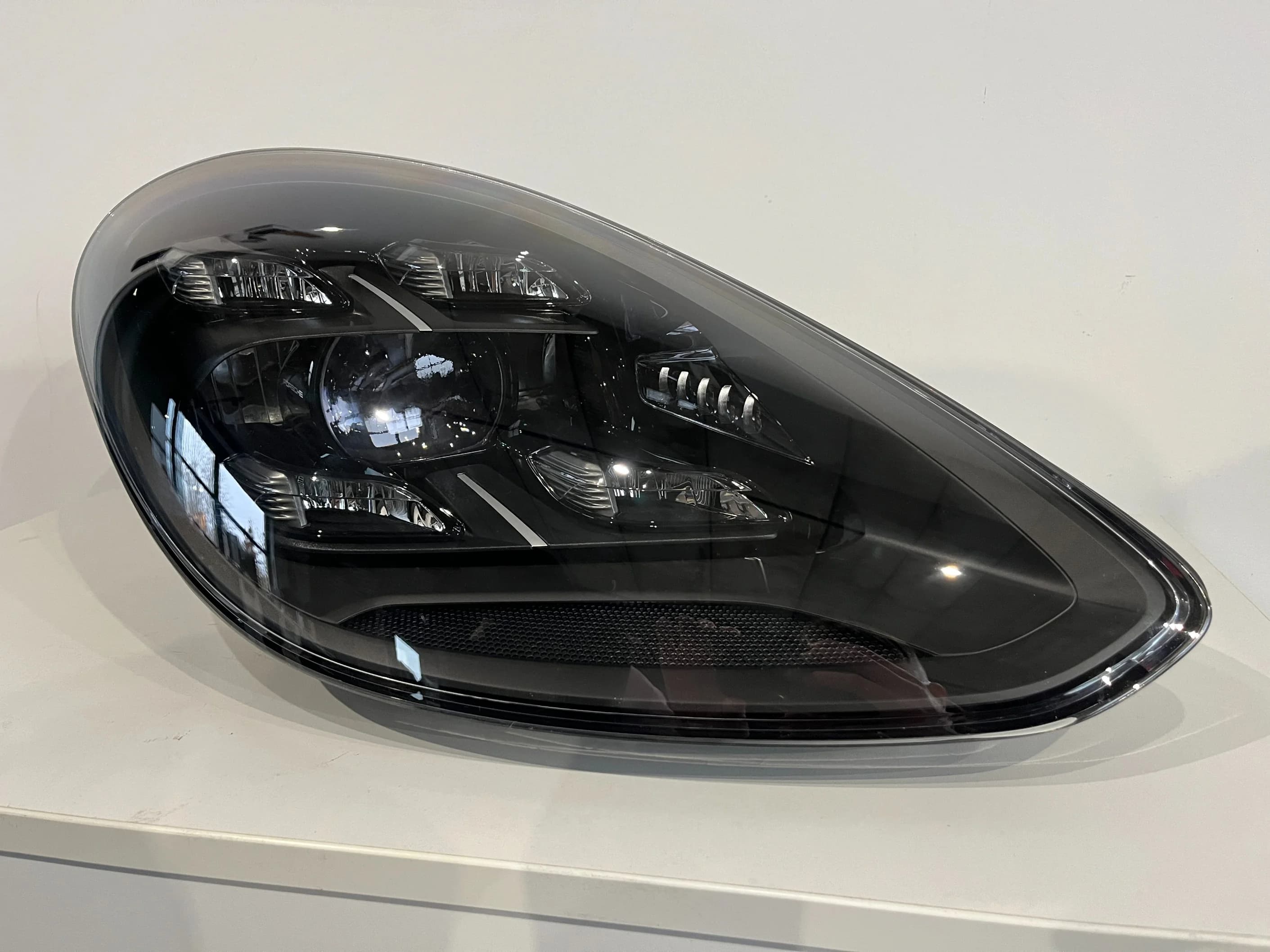 Reflektor PORSCHE PANAMERA 971 MATRIX 036 PRAWA (973941036)