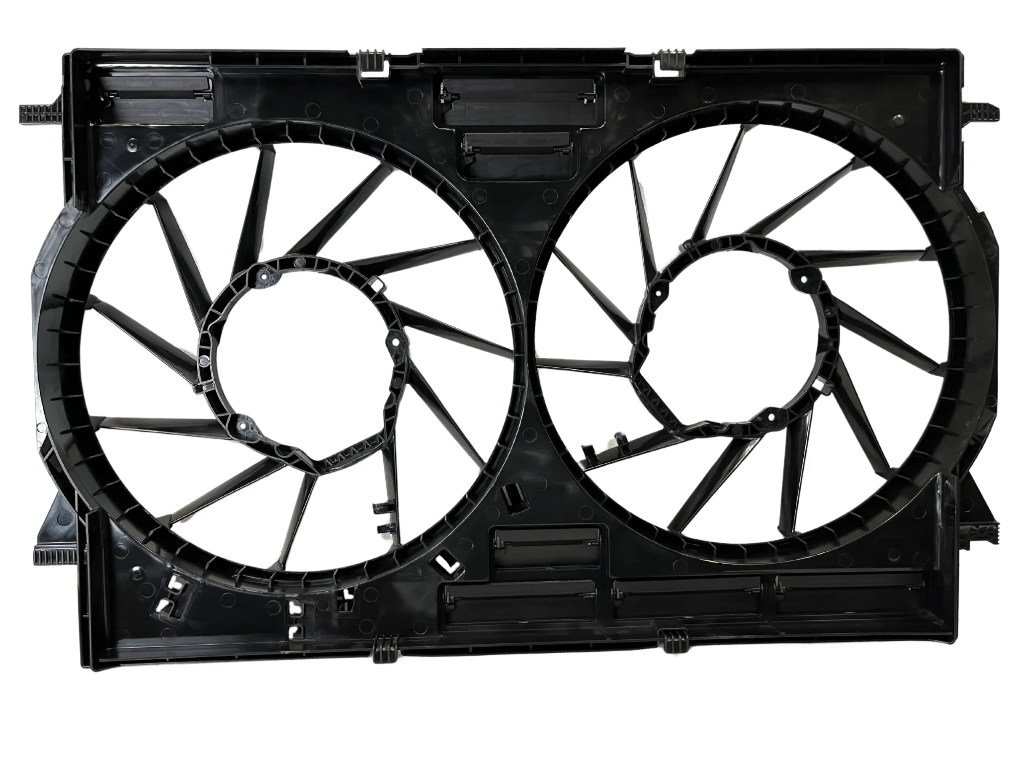 Obudowa wentylatora AUDI Q7/Q8 Porsche Cayenne 9Y (8W0121003D, 8W0121207C)