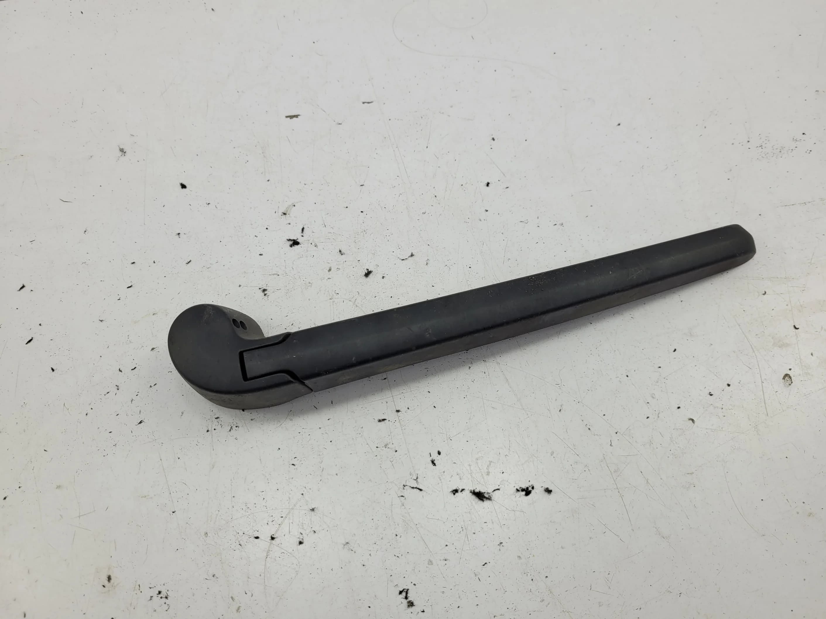 Ramie wycieraczki AUDI TYŁ (8R0955407)