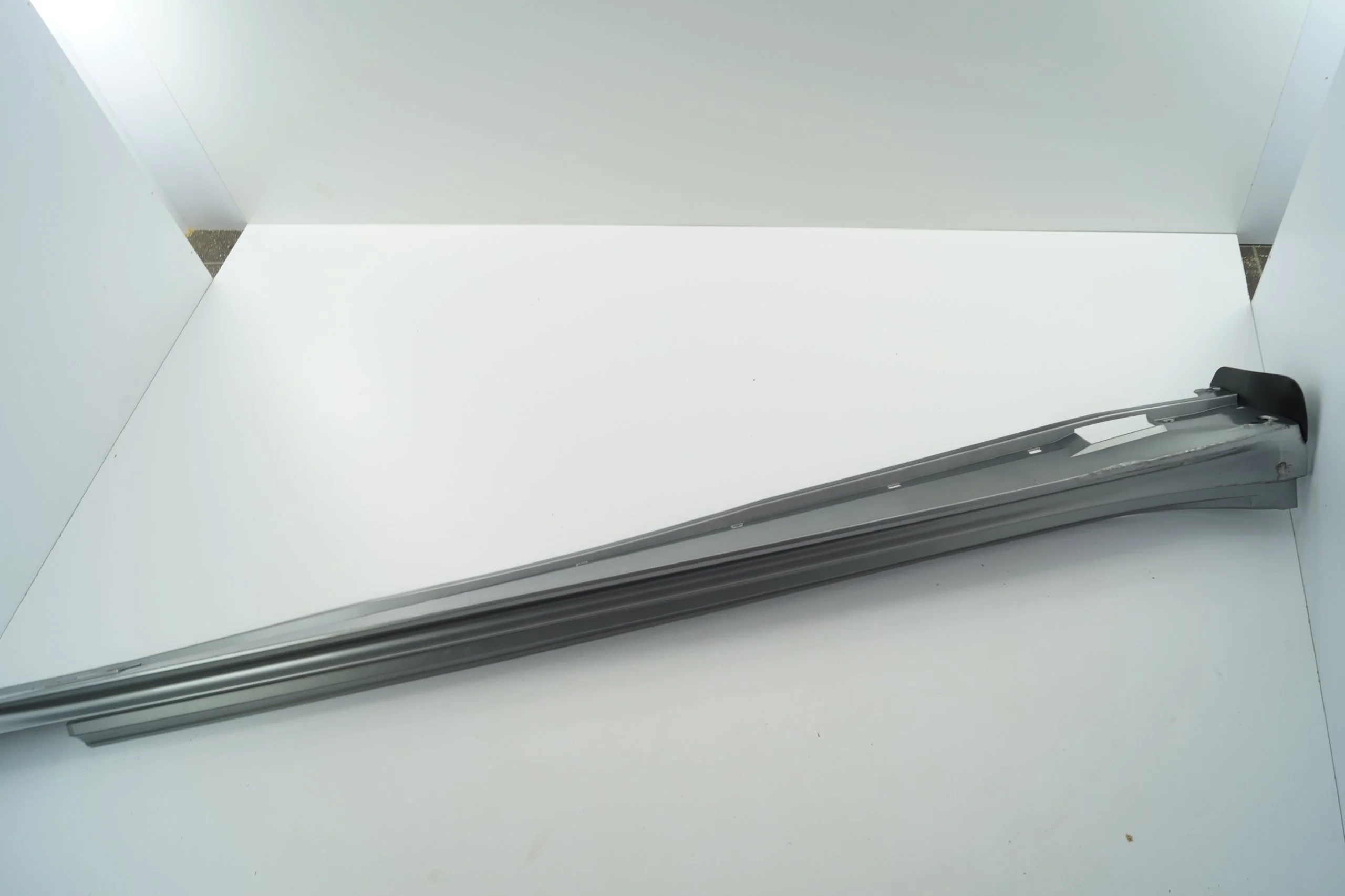 LISTWA OSŁONA PROGU PORSCHE PANAMERA 971 GTS PRAWA