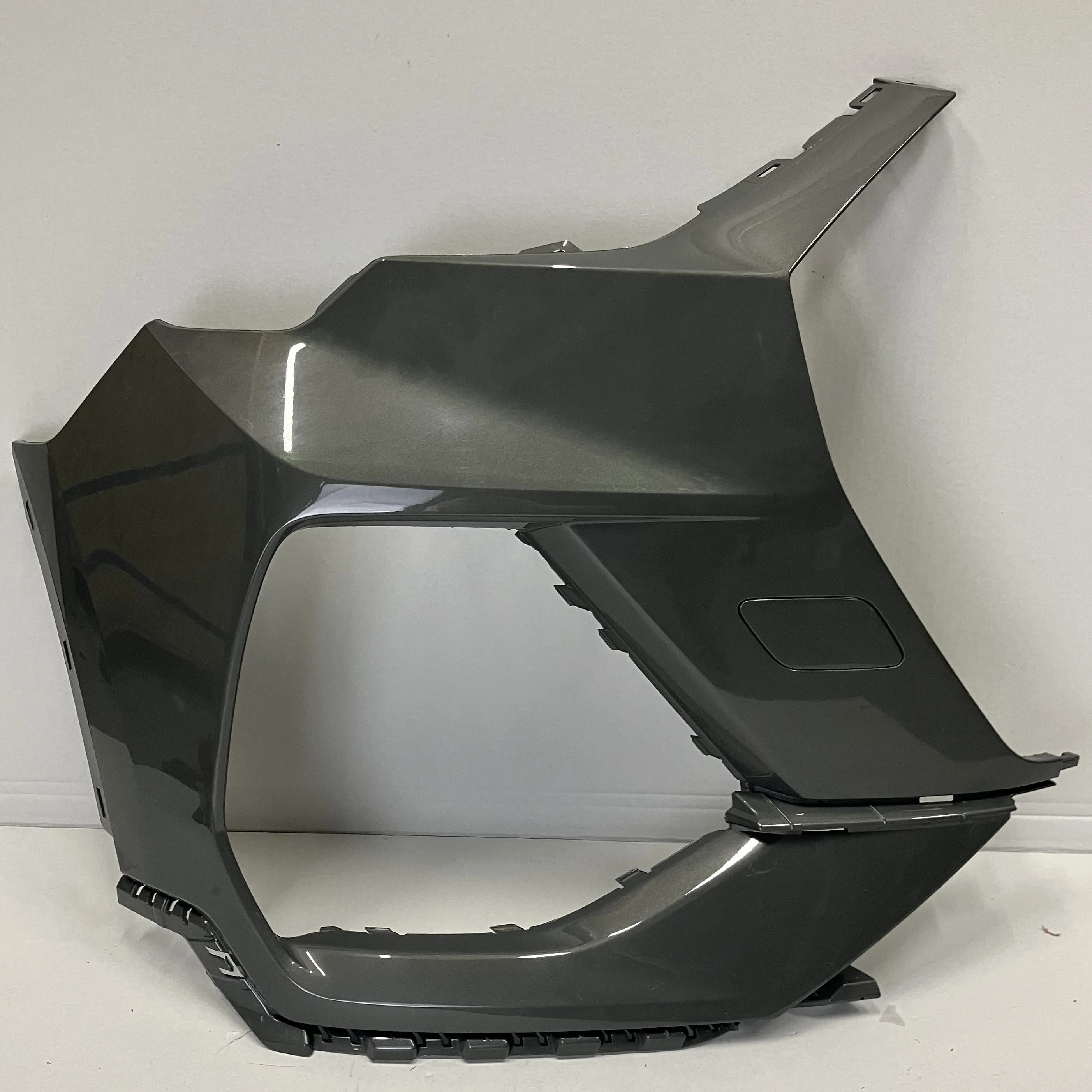 Zderzak przedni AUDI Q3 83A S-LINE PRAWY LX7G 4PDC 12 (83A807438)