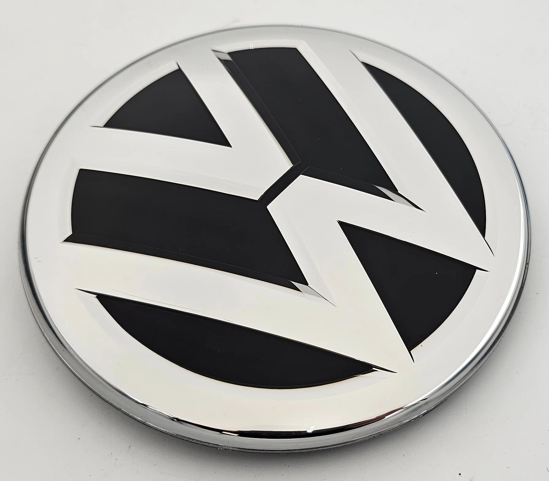 EMBLEMAT VW GOLF VII FL PASSAT B8 NOWY OE (3G0853601A)