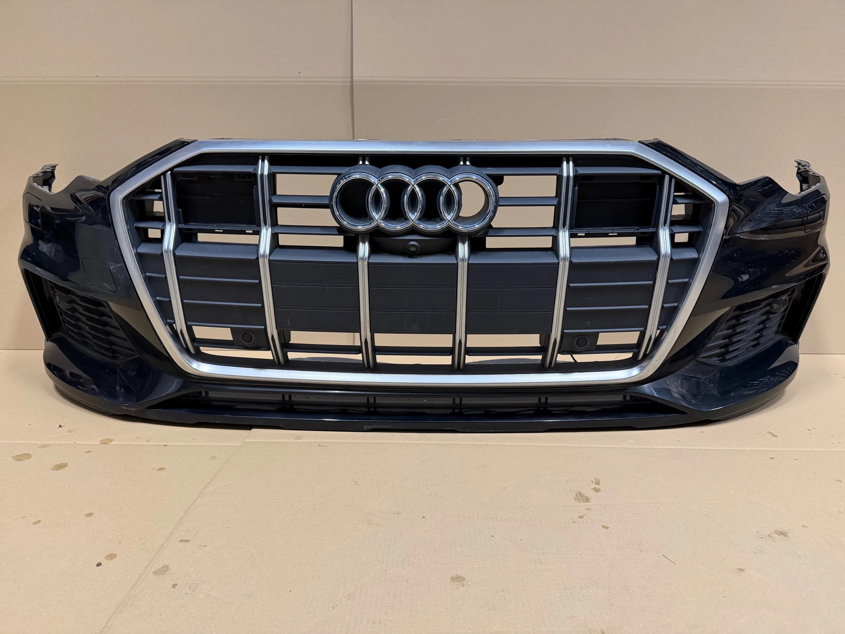Zderzak przedni AUDI A6 C8 ALLROAD (4K0807437)