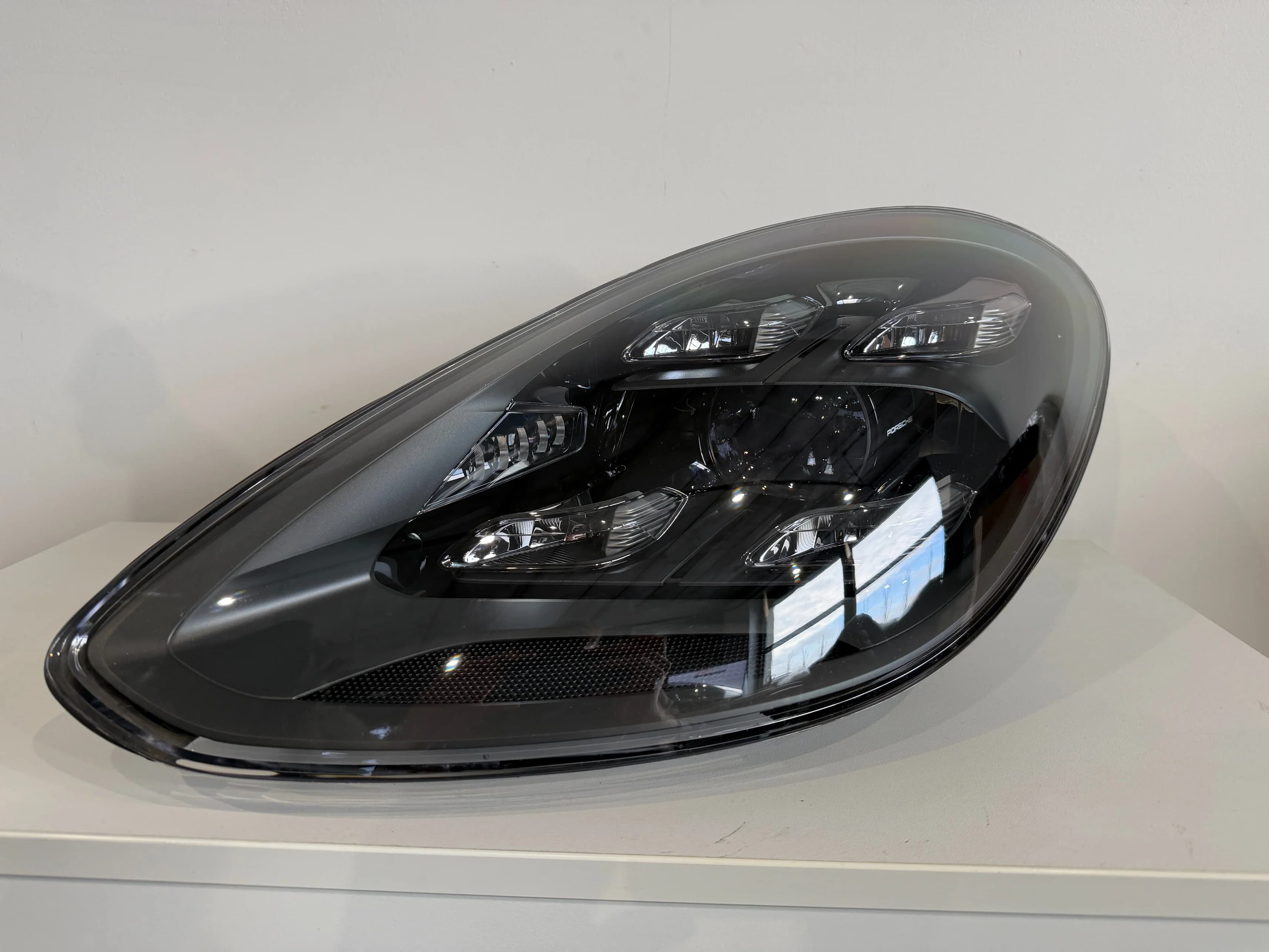 Reflektor PORSCHE PANAMERA 971 MATRIX 035J LEWA (971941035J)