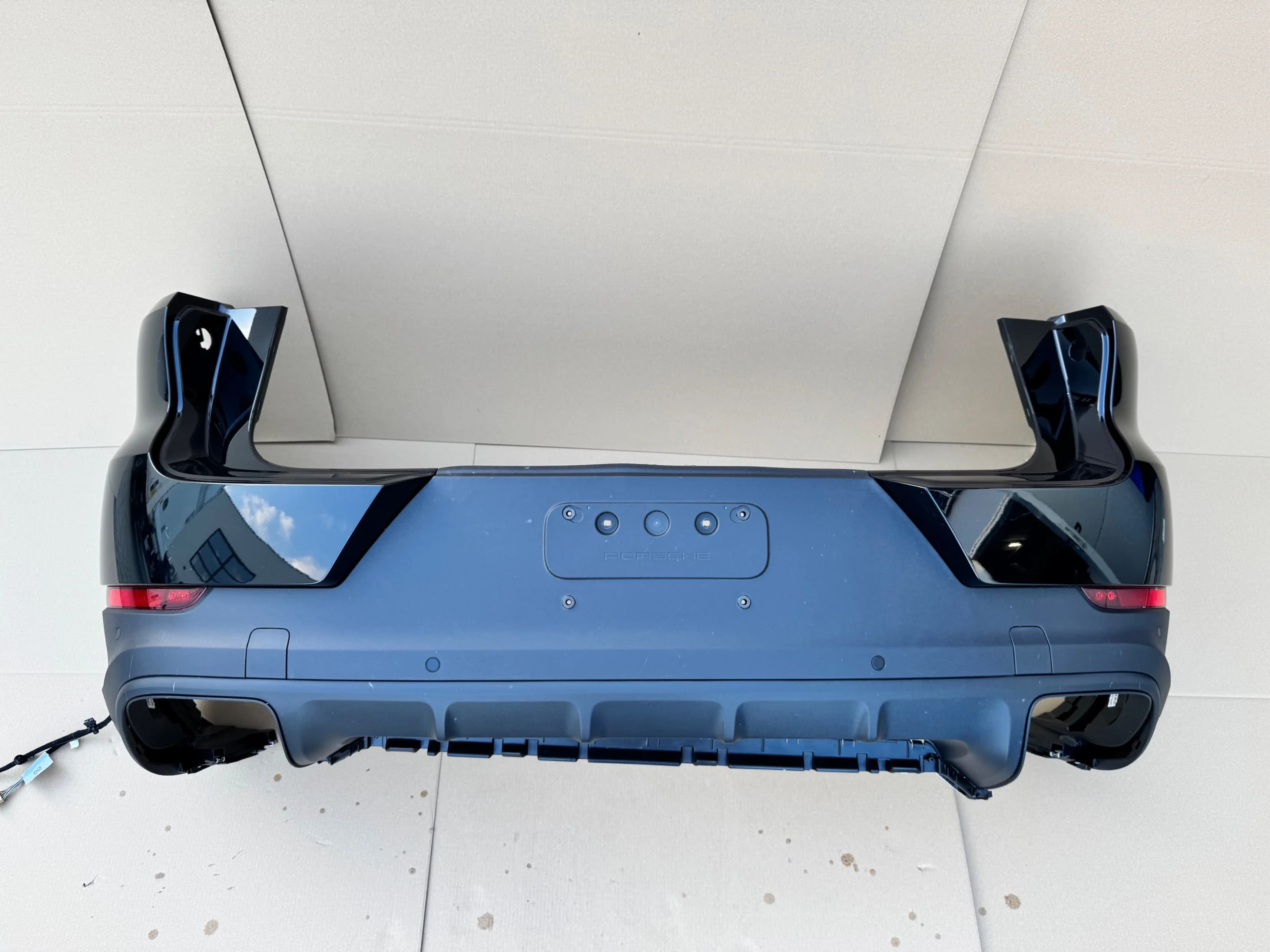 Zderzak tylny PORSCHE CAYENNE 9Y LIFT 6x PDC (9Y0807421B, 9Y0807421C)