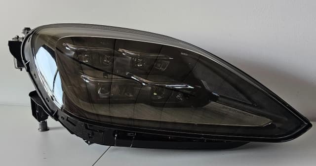 Reflektor przedni PORSCHE CAYENNE 9Y0 LIFT LASER MATRIX FULL LED 9Y0941086T PRAWY