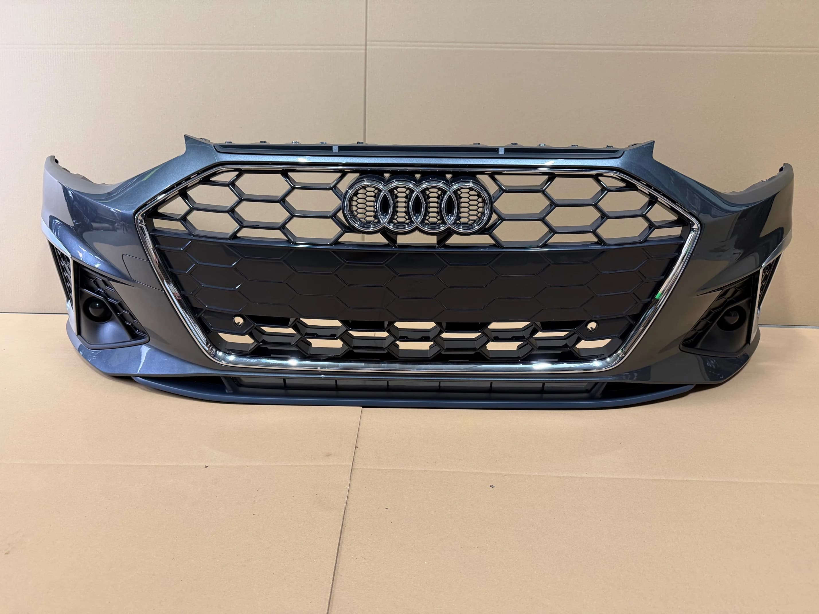 Zderzak przedni AUDI A4 B9 FL S-LINE CHROM (8W0807437AQ, 8W0807437AR, 8W0807437AT)