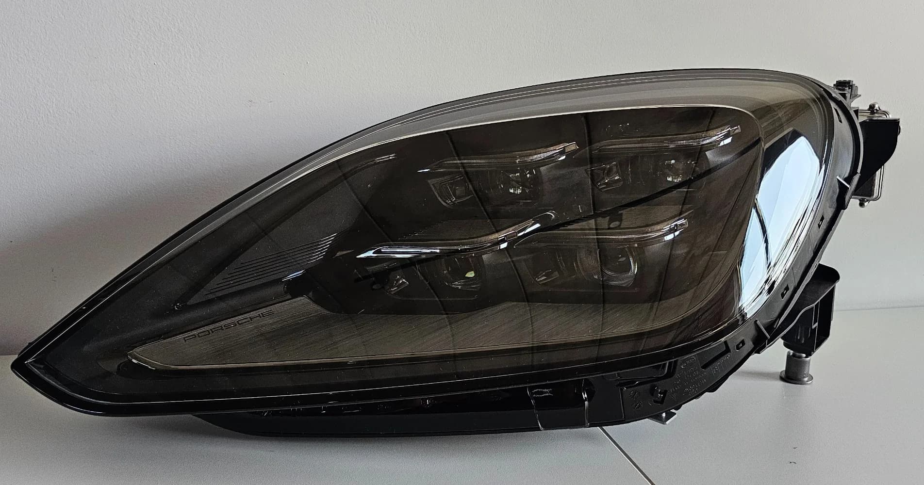 Reflektor przedni PORSCHE CAYENNE 9Y0 LIFT LASER MATRIX FULL LED 9Y0941085T LEWY (9Y0941085T)