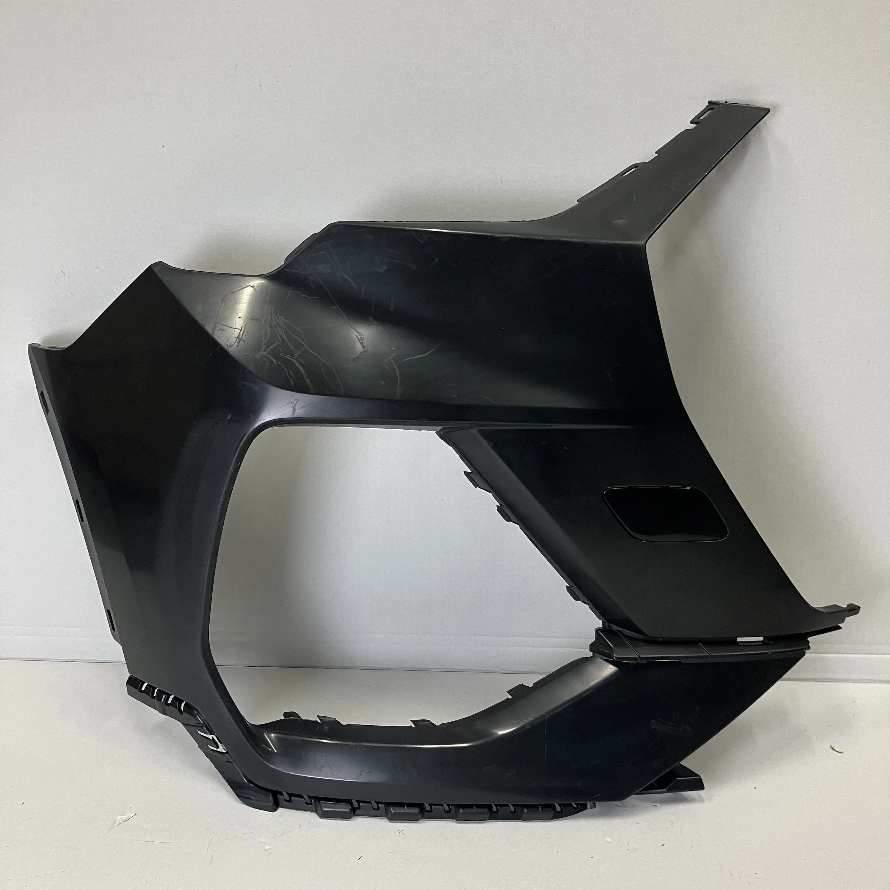 Zderzak przedni AUDI Q3 83A S-LINE PRAWY DO MALOWANIA 4PDC 19 (83A807438)